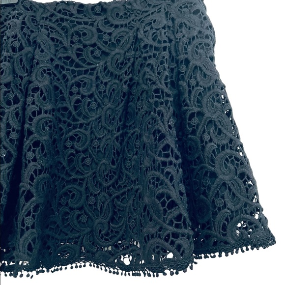 Neiman Marcus HICHE**Lace Mini Skirt**XS $163 - Picture 4 of 5